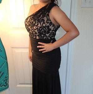 Long black one shoulder dress